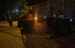 Camión sin control impacta contra una vivienda y deja heridos en Limpio