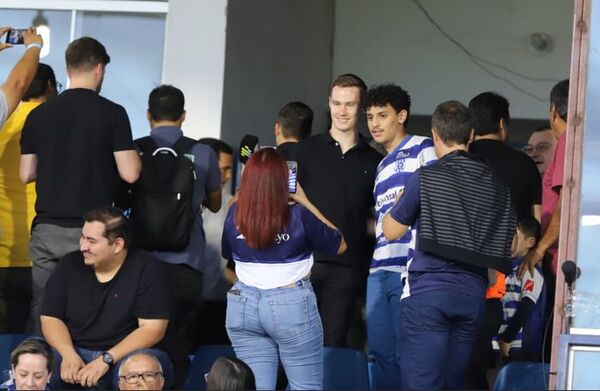 Popular / Joshua Duerksen, recibido como un ídolo en Pedro Juan Caballero