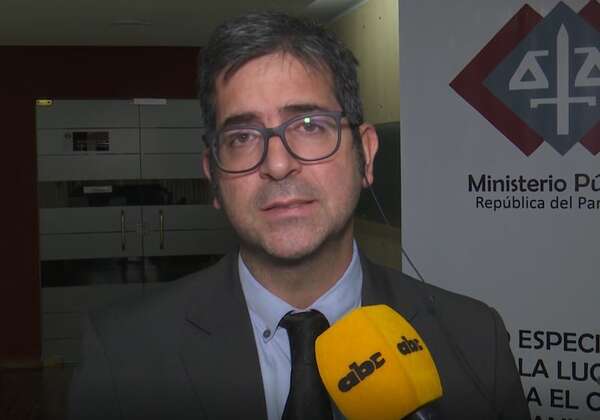 Declaraciones de Pérez Hoyos busca desacreditar al fiscal Burgos, dice abogado de la familia Pecci - Policiales - ABC Color