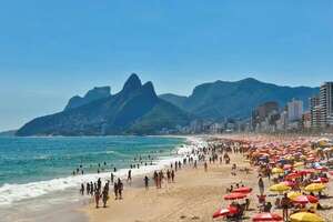 Más de 538.000 salidas al exterior: paraguayos eligen playas y destinos culturales - Negocios - ABC Color