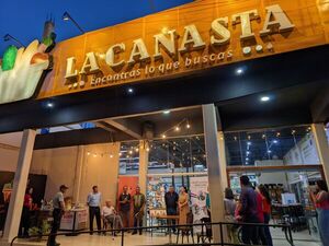 Supermercado La Canasta inaugura espacio dedicado a la lectura y a los autores concepcioneros - Concepción al Día