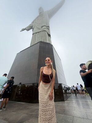Popular / ¡Paraguaya hizo video mbarete en la favela de Brasil!
