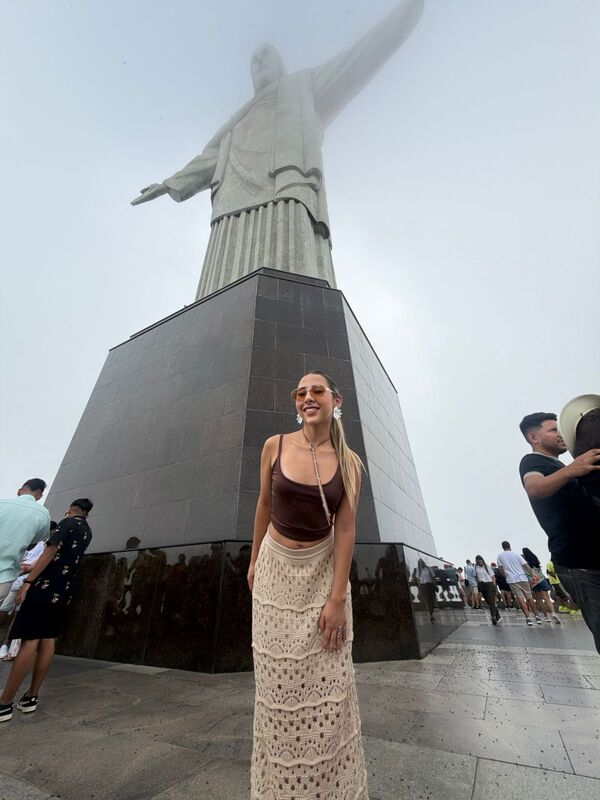 Popular / ¡Paraguaya hizo video mbarete en la favela de Brasil!
