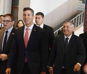 Funcionarios ya no podrán jubilarse si no hay reforma, alerta titular del MEC  - Economía - ABC Color