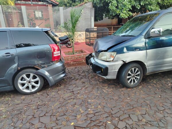 Conductor ebrio protagoniza choque y es aprehendido en el barrio San Isidro de Encarnación