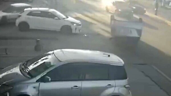 Triple choque y vuelco a causa de una mala maniobra sobre la avenida Eusebio Ayala