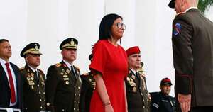 La Nación / Militares venezolanos juraron “lealtad y subordinación” a Delcy Rodríguez