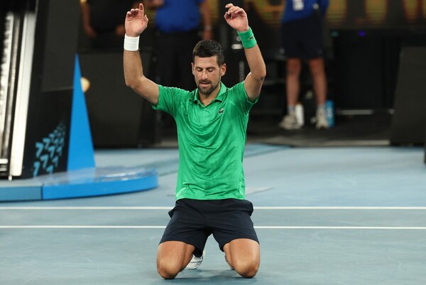 Djokovic supera a Sinner y disputará con Alcaraz la final del Australian Open 2026