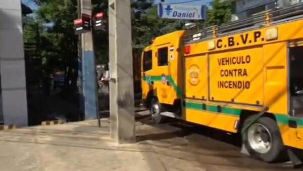 Máquinas tragamonedas se queman en incendio de un casino en Ñemby