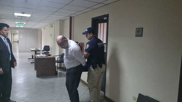 Juez dicta prisión preventiva para imputados por millonario desvío en Copaco