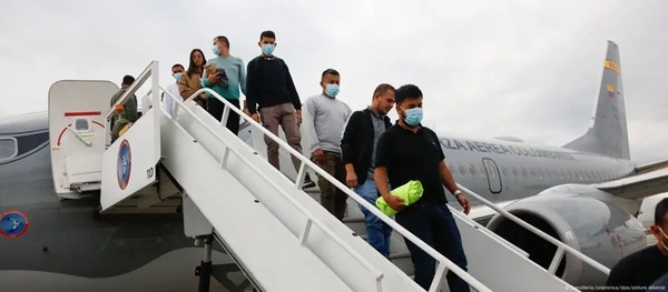 Colombia reanuda vuelos de repatriación desde Estados Unidos - ADN Digital