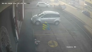 Vehículo vuelca y genera triple choque sobre la Avenida Eusebio Ayala