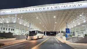 Inician pruebas para el cruce de buses turísticos por el Puente de la Integración - ADN Digital
