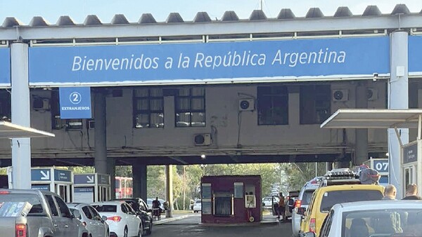 Argentina considera “falsos turistas” a 7 compatriotas