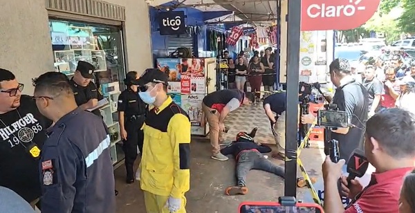 Asalto en CDE deja una mujer muerta, un delincuente abatido y un detenido - ADN Digital