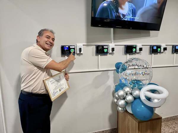 Hospital General de Itapúa rinde homenaje a 35 años de vocación y servicio en Enfermería