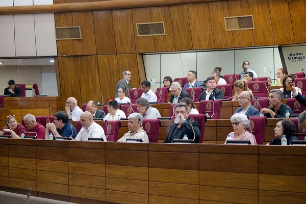 Audiencia pública revela tensiones y acuerdos posibles en la Caja Fiscal - ADN Digital