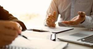 La Nación / Cuándo y cómo pedir un aumento de salario: claves para una mejor negociación