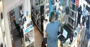 La Nación / Asalto fatal en CDE: difunden videos que muestran cruce de disparos