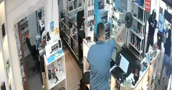 La Nación / Asalto fatal en CDE: difunden videos que muestran cruce de disparos