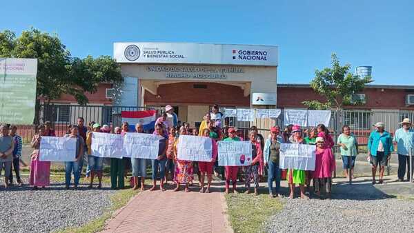 Indígenas de Puerto Casado se manifiestan ante falta de atención médica