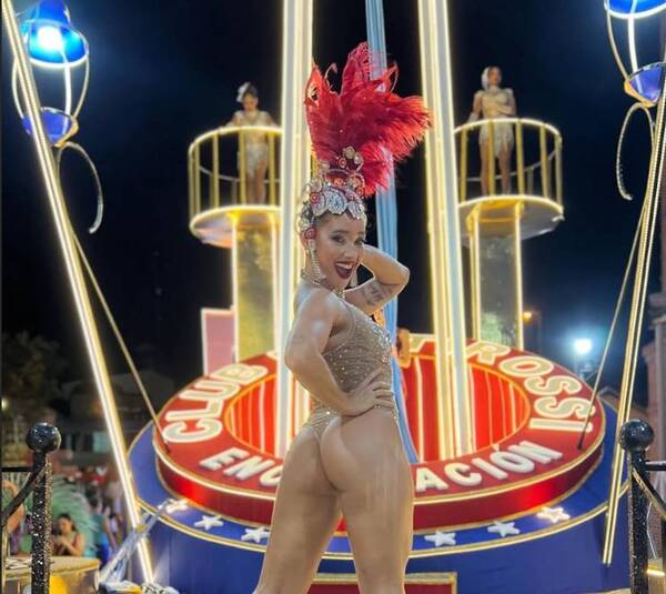 “Amo mi cuerpo, sin cirugía” he’i la bailarina Adri Sanguina