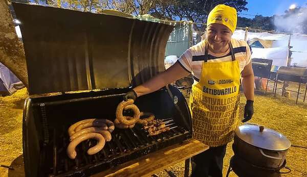 Más de 5 mil personas disfrutaron de la primera noche del Festival Internacional del Batiburrillo, Siriki y Chorizo Sanjuanino - Nacionales - ABC Color
