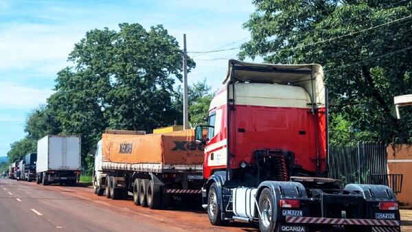 Franco: Buscan que camiones ya no estacionen en las calles