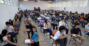 La Nación / Esperanzados, más de 18.000 jóvenes rinden para acceder a becas del Gobierno