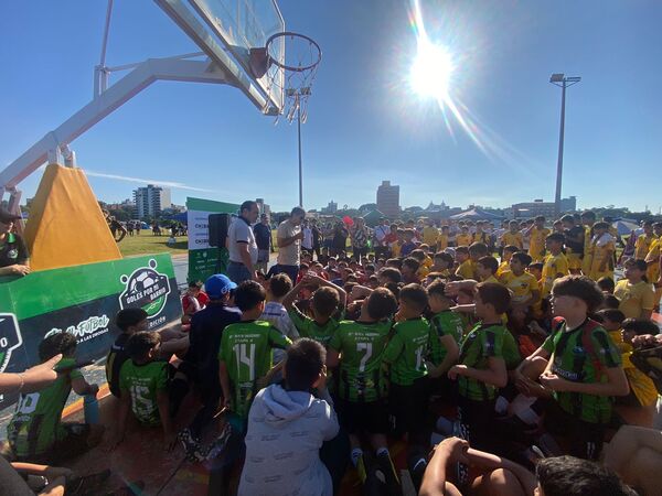 Goles por mi Barrio con una visita de lujo en las semifinales