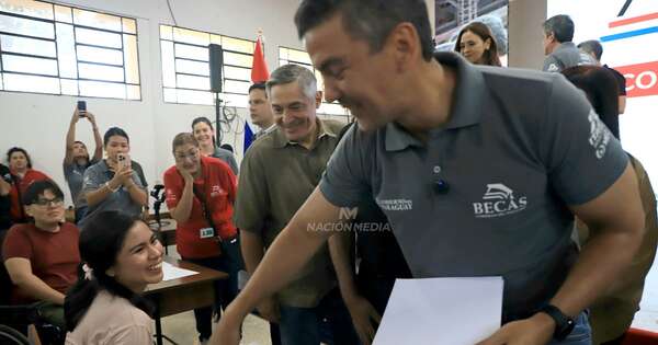 La Nación / El Gobierno otorga la mayor cantidad de becas de su historia