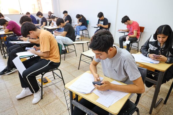 Más de 18.000 postulantes rinden hoy por las Becas Gobierno del Paraguay en todo el país