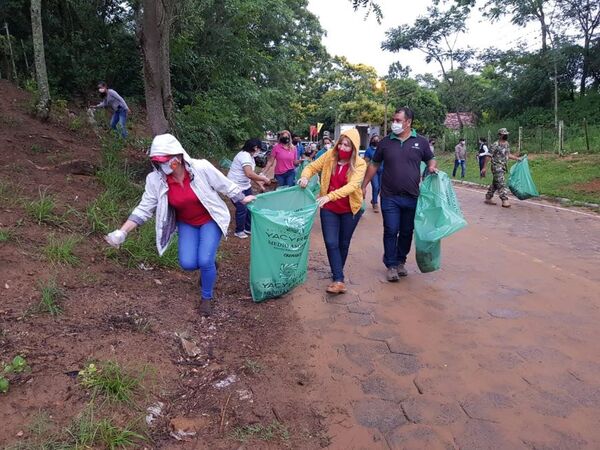 “Sin criaderos no hay mosquitos”: Con 10 minutos de limpieza se podría dar una gran batalla al dengue   - La Tribuna