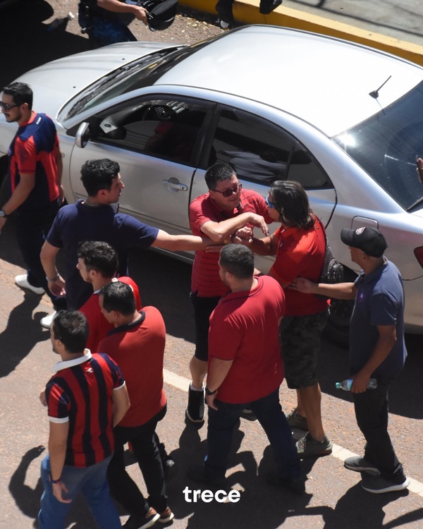 Fuerte cruce entre Carlos Aquiles y Ariel Martínez en barrio Obrero | Unicanal