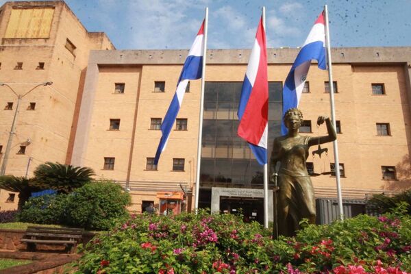 Ministro Jiménez Rolón dispuso auditoría y acciones urgentes ante incumplimiento de resolución judicial mediante retiro de dispositivos electrónicos