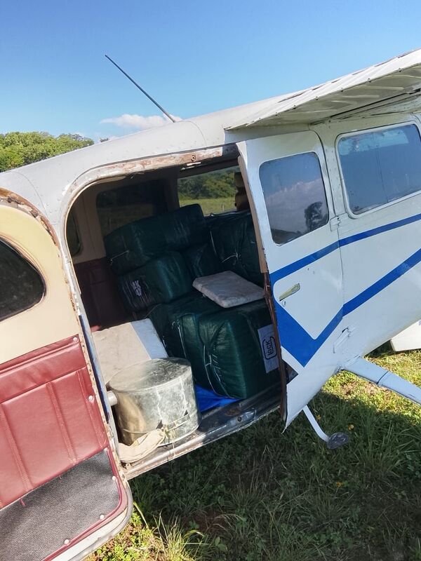 Avioneta interceptada por la Fuerza Aérea aterrizó en Brasil cargada de drogas - Concepción al Día