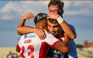 Popular / El Trico desplumó al Gallo y pase lo que pase, será líder en solitario