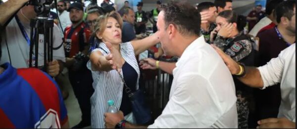 Popular / El pueblo azulgrana habló en las urnas y Reguera es nuevo presidente