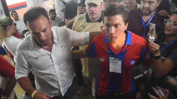 Carlos Rejala acepta la derrota y felicita a Reguera por su triunfo presidencial en Cerro