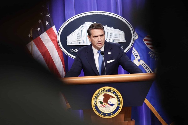 Caso Epstein: Nuevos archivos mencionan a Trump y Gates