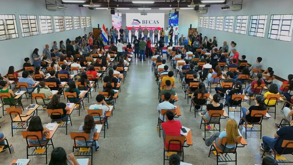 Este lunes se conocerán los resultados de la prueba de las Becas Gobierno - ADN Digital