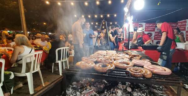Unas 25.000 almas congregó los 25 años del Festival Nacional e Internacional del Batiburrillo, Siriki y Chorizo Sanjuanino  - Nacionales - ABC Color