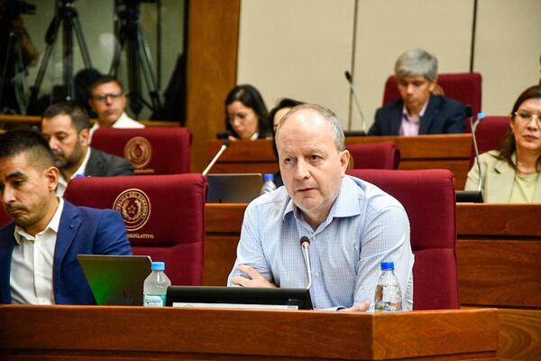 Caja Fiscal opera con la mitad de los aportantes necesarios para pagar jubilaciones