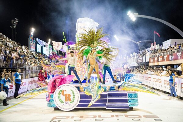 Encarnación vibró con la tercera noche del Carnaval Encarnaceno - ADN Digital