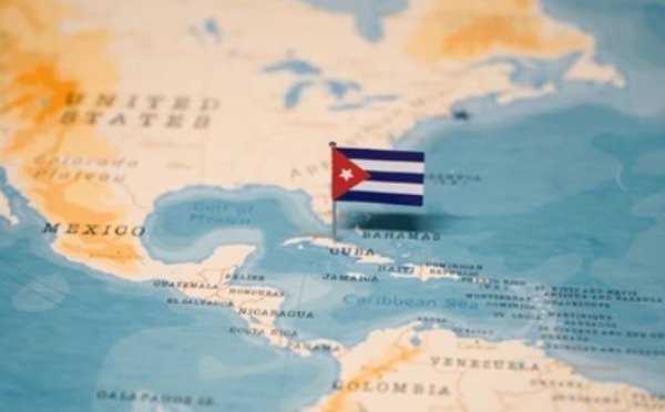 Estados Unidos aplicará aranceles punitivos contra países que suministren petróleo a Cuba