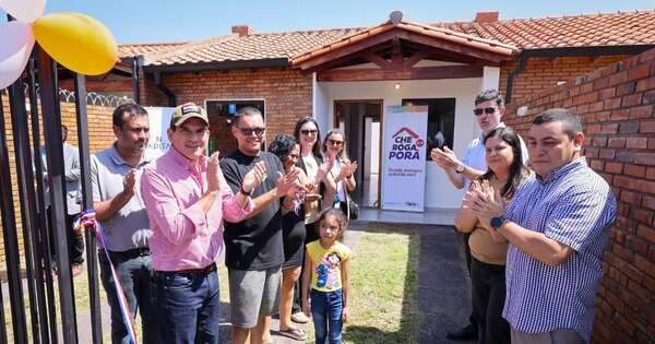 La Nación / MUVH entrega primera vivienda a familias de Limpio