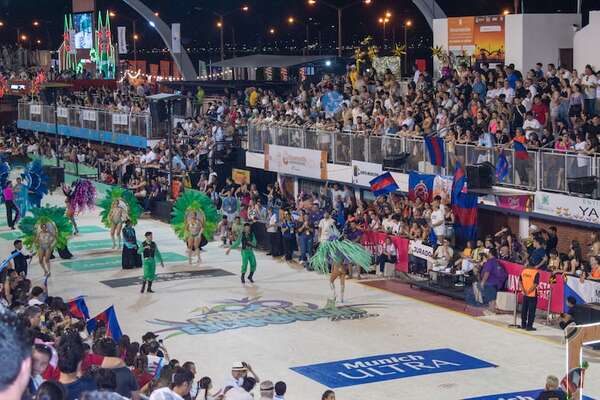 Encarnación celebró la tercera ronda del mejor carnaval del Paraguay - Espectáculos - ABC Color