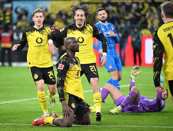 Un doblete de Guirassy deja al Dortmund a seis puntos del Bayern - Fútbol Internacional - ABC Color