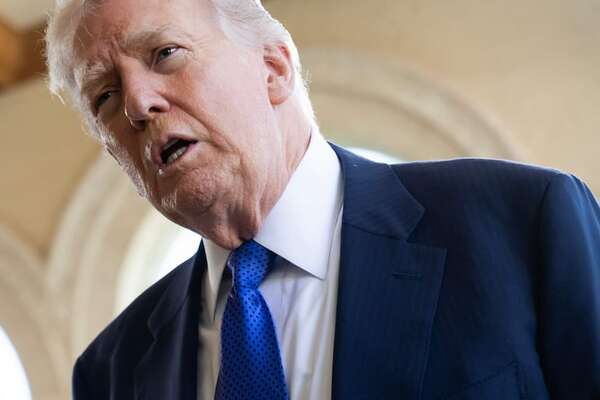 Trump dice que habla con autoridades de Cuba y cree que llegará a un acuerdo  - Mundo - ABC Color