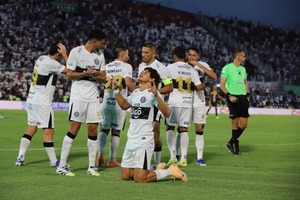 Popular / En un sufrido partido, el Léka se quedó con el triunfo ante el Triki